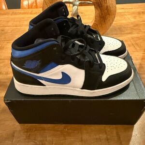Nike Air Jordan 1 Mid Kids